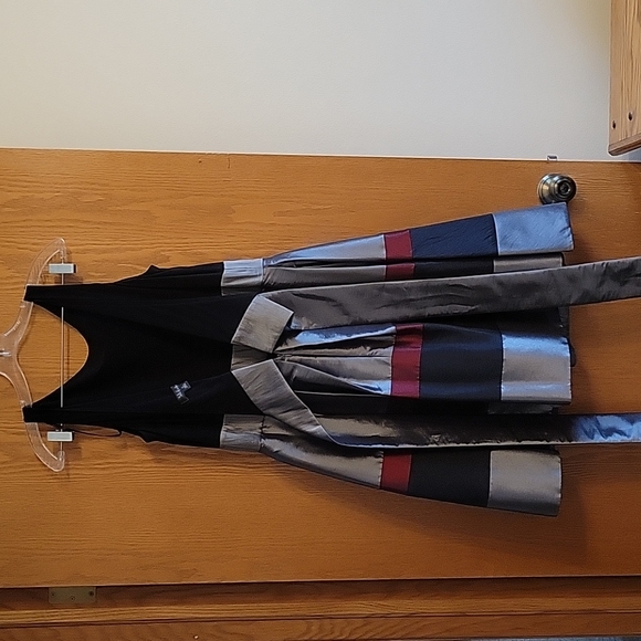 S.L. Fashions Dress - Picture 3 of 4